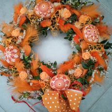 Velikonocní věnec kraslicovy oranžový