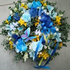 Velikonocní věnec s motýlem modrý